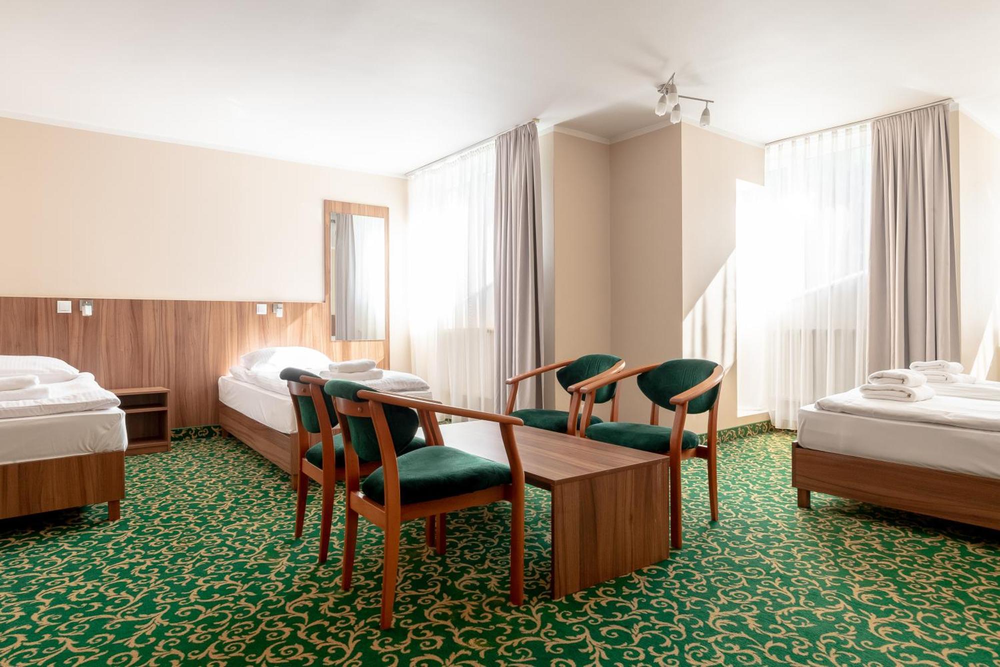 Wilga Hotel อุสทรอน ภายนอก รูปภาพ